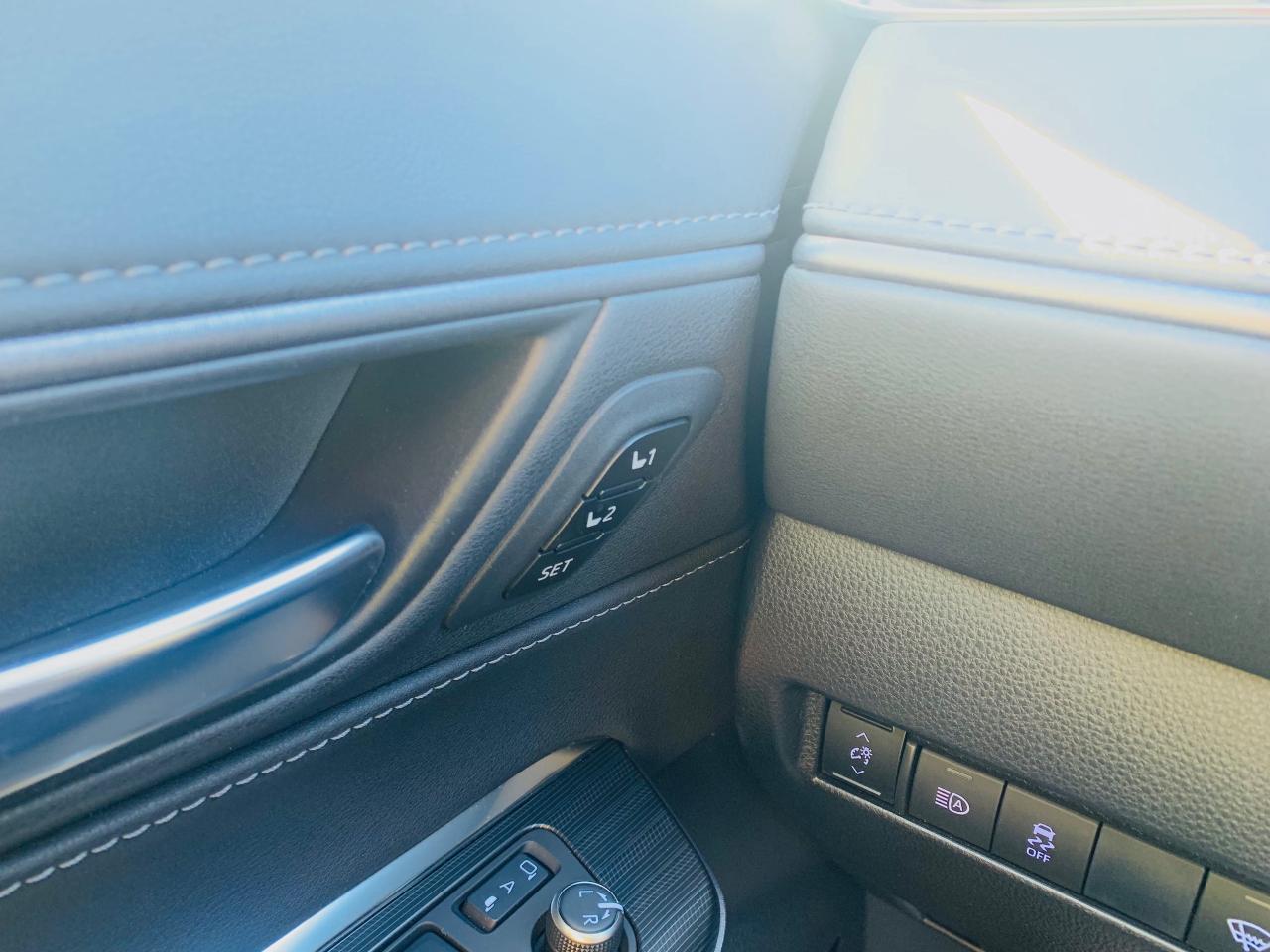 2021 Toyota Venza XLE 4dr All-Wheel Drive Photo