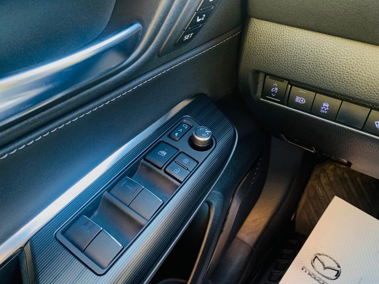 2021 Toyota Venza XLE 4dr All-Wheel Drive Photo