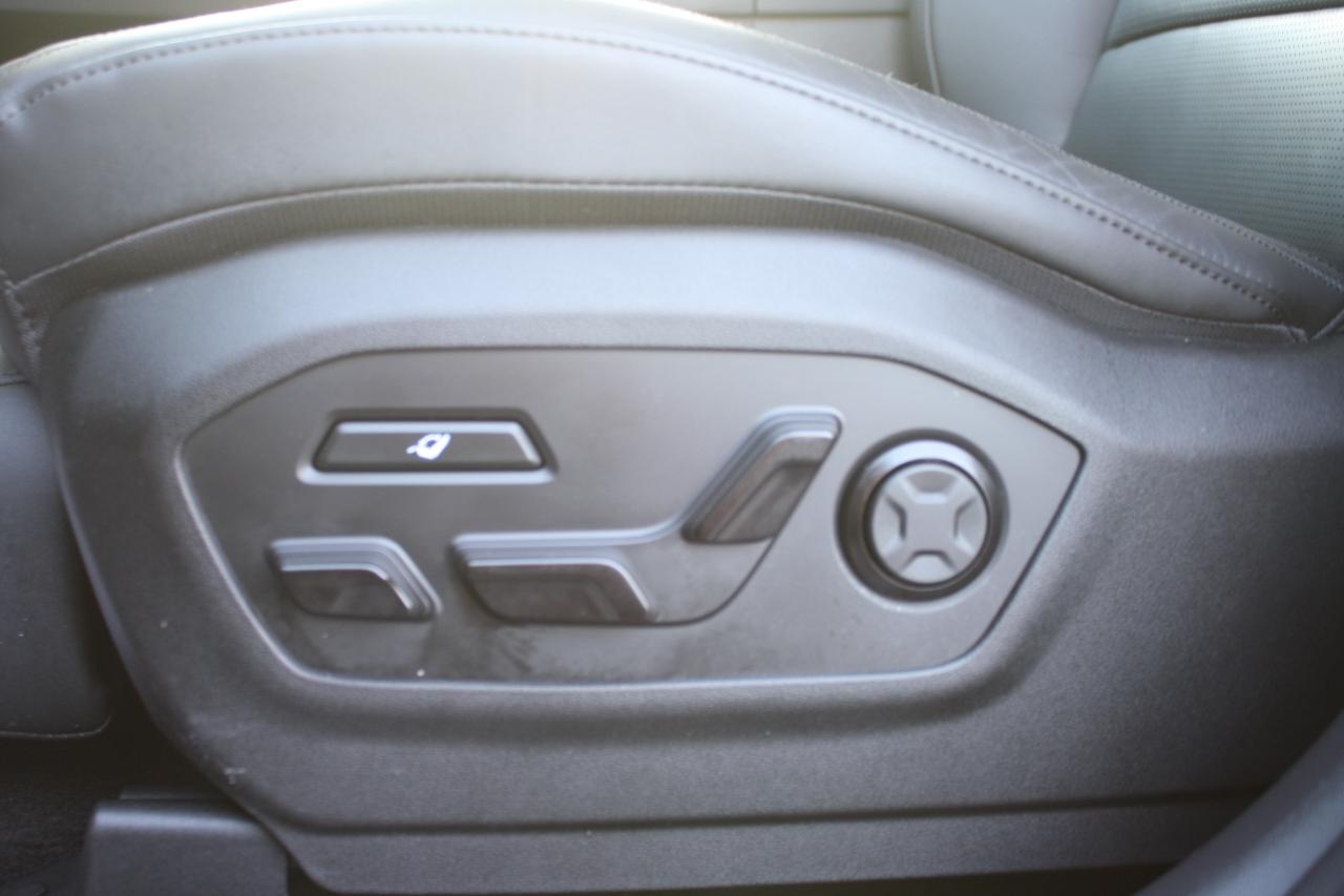 2025 Hyundai Santa Fe ULTIMATE CALLIGRAPHY AWD Photo