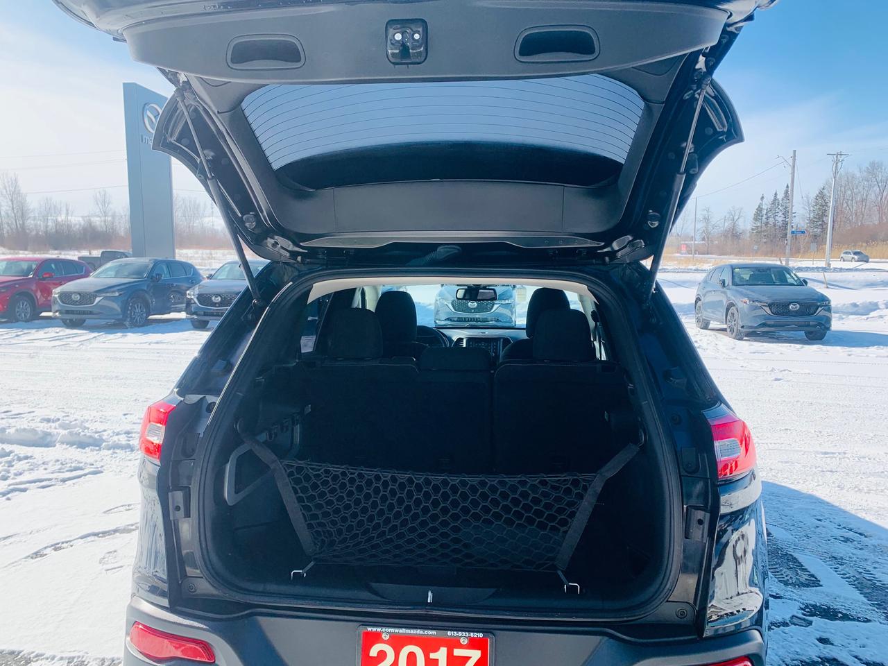 2017 Jeep Cherokee Sport 4dr Front-wheel Drive Photo