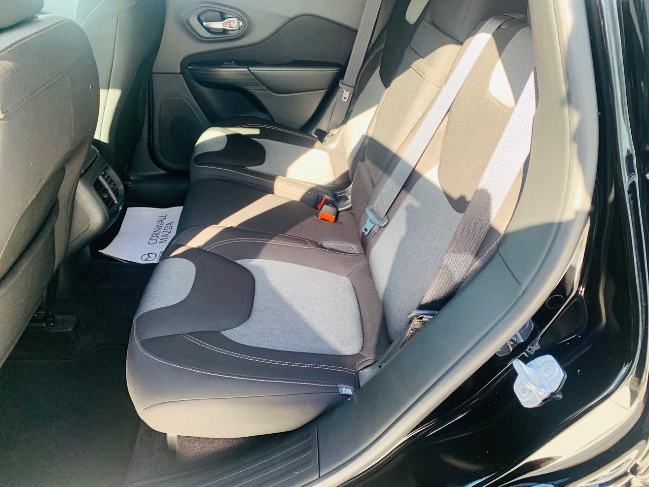 2017 Jeep Cherokee Sport 4dr Front-wheel Drive Photo