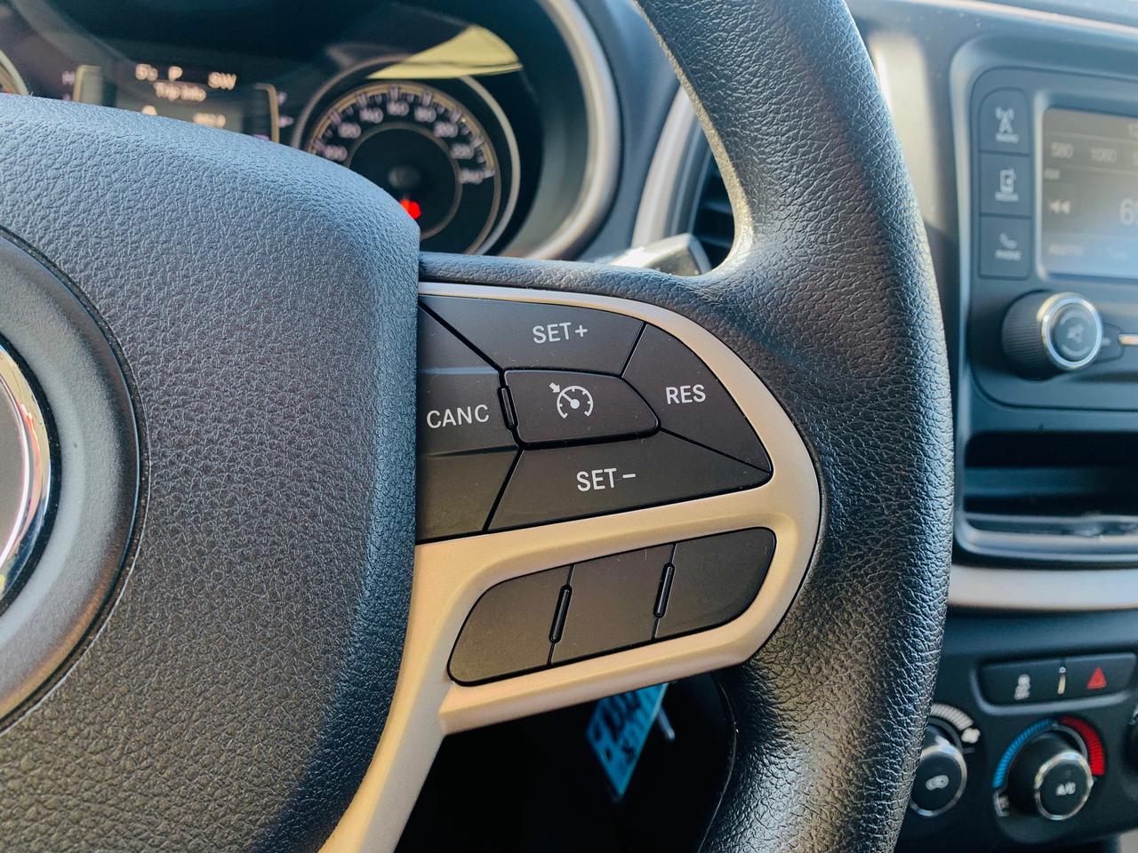 2017 Jeep Cherokee Sport 4dr Front-wheel Drive Photo