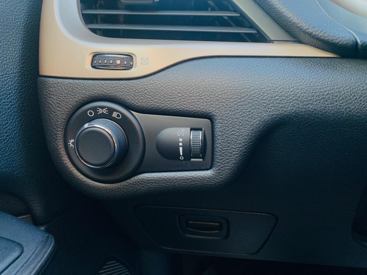 2017 Jeep Cherokee Sport 4dr Front-wheel Drive Photo