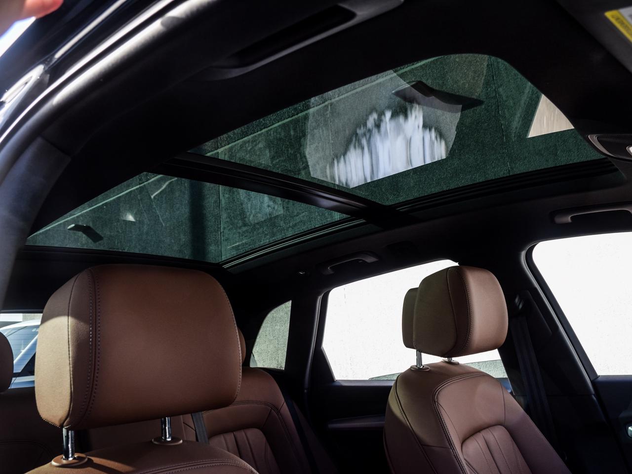 2022 Audi Q5 Technik 45 TFSI quattro Photo