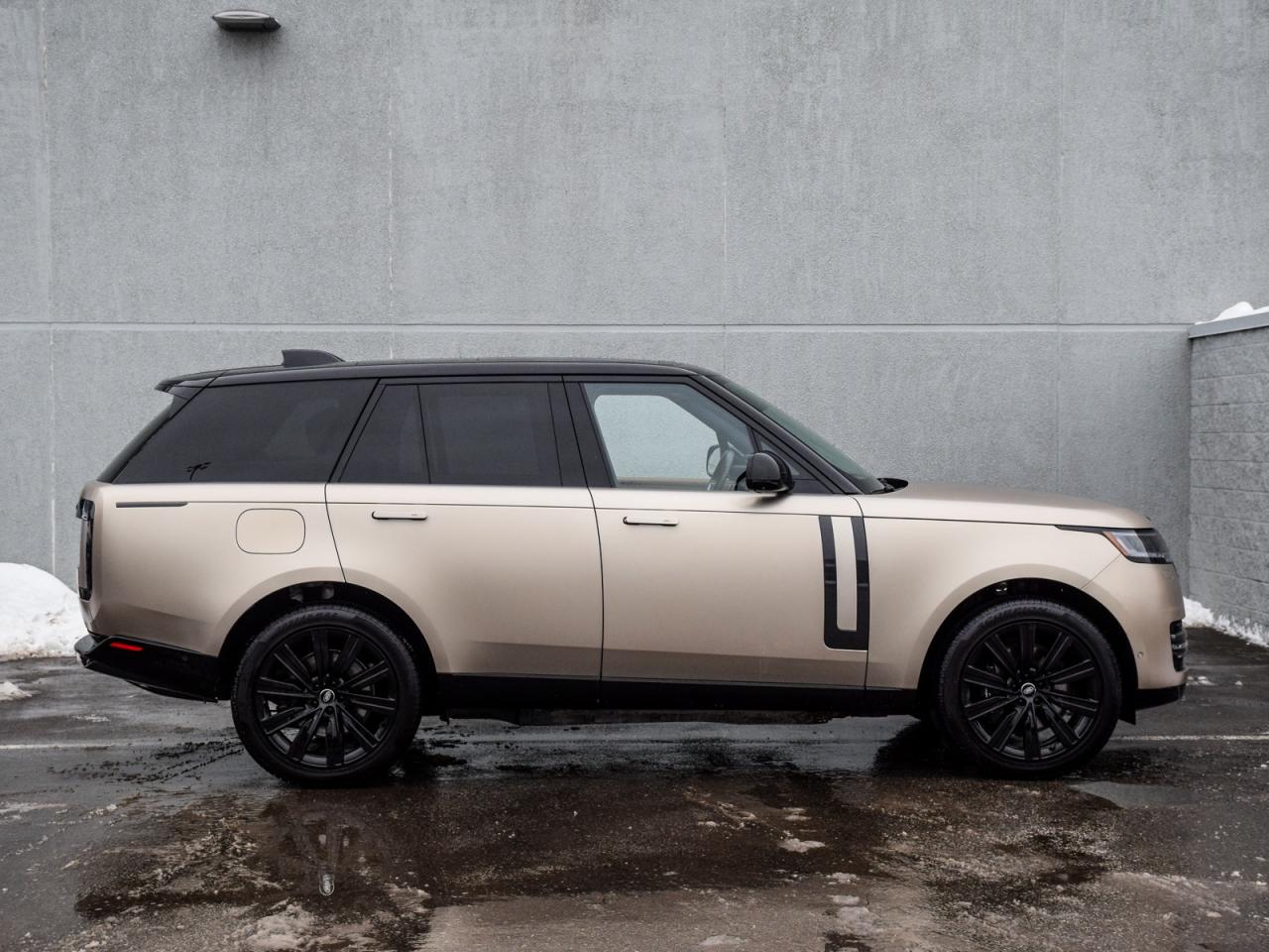 2025 Land Rover Range Rover P550e SE SWB Photo