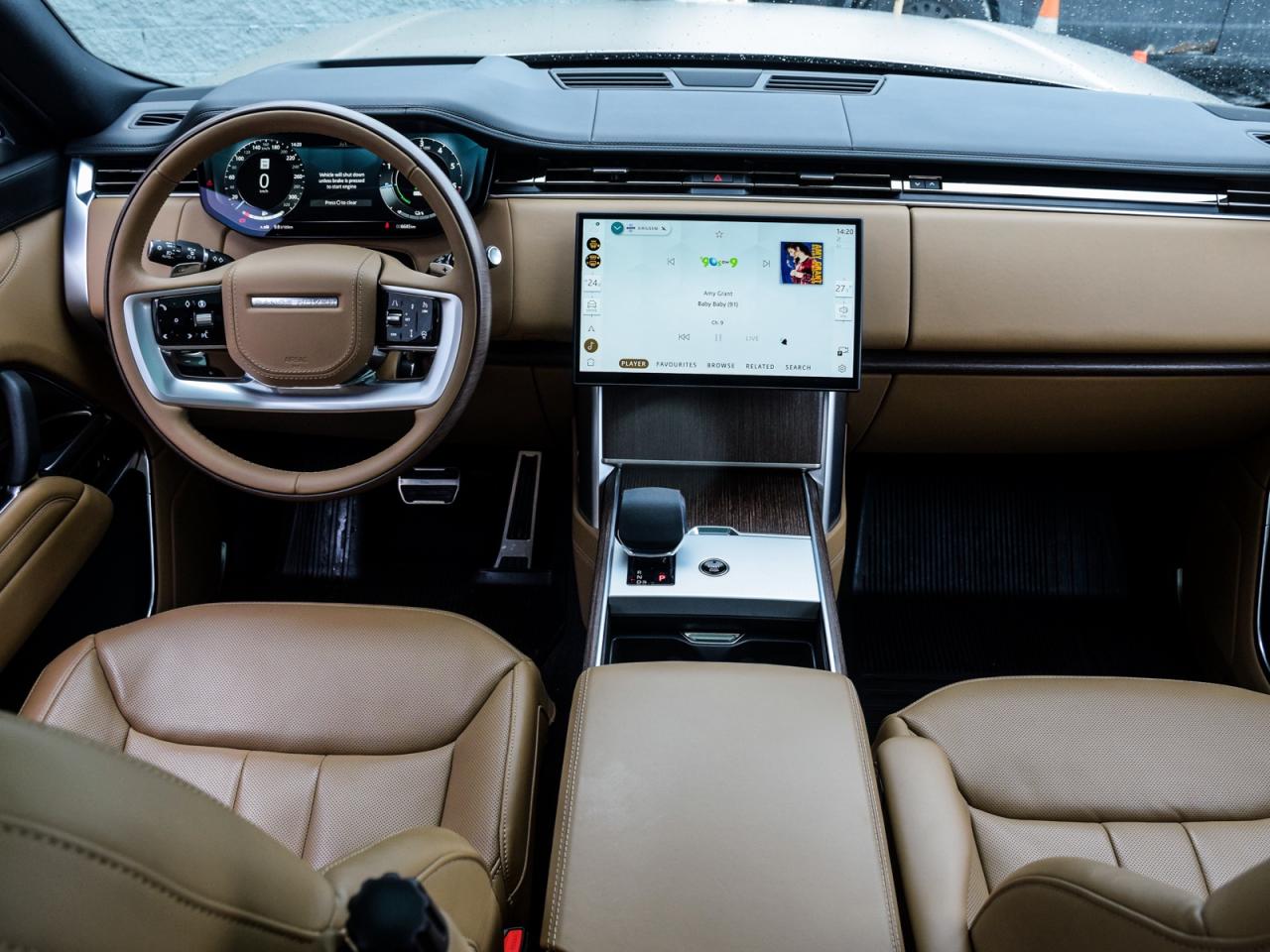 2025 Land Rover Range Rover P550e SE SWB Photo