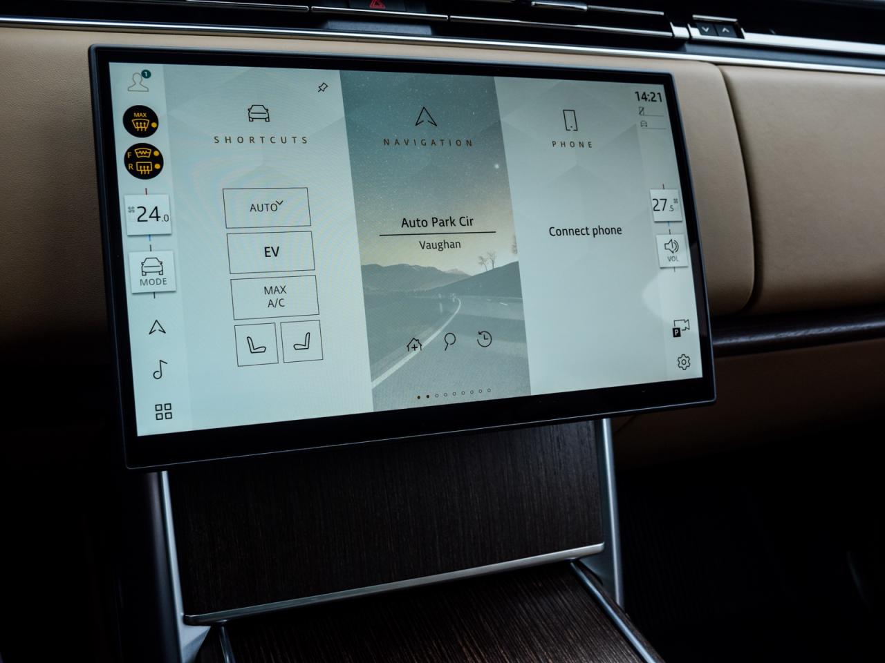 2025 Land Rover Range Rover P550e SE SWB Photo