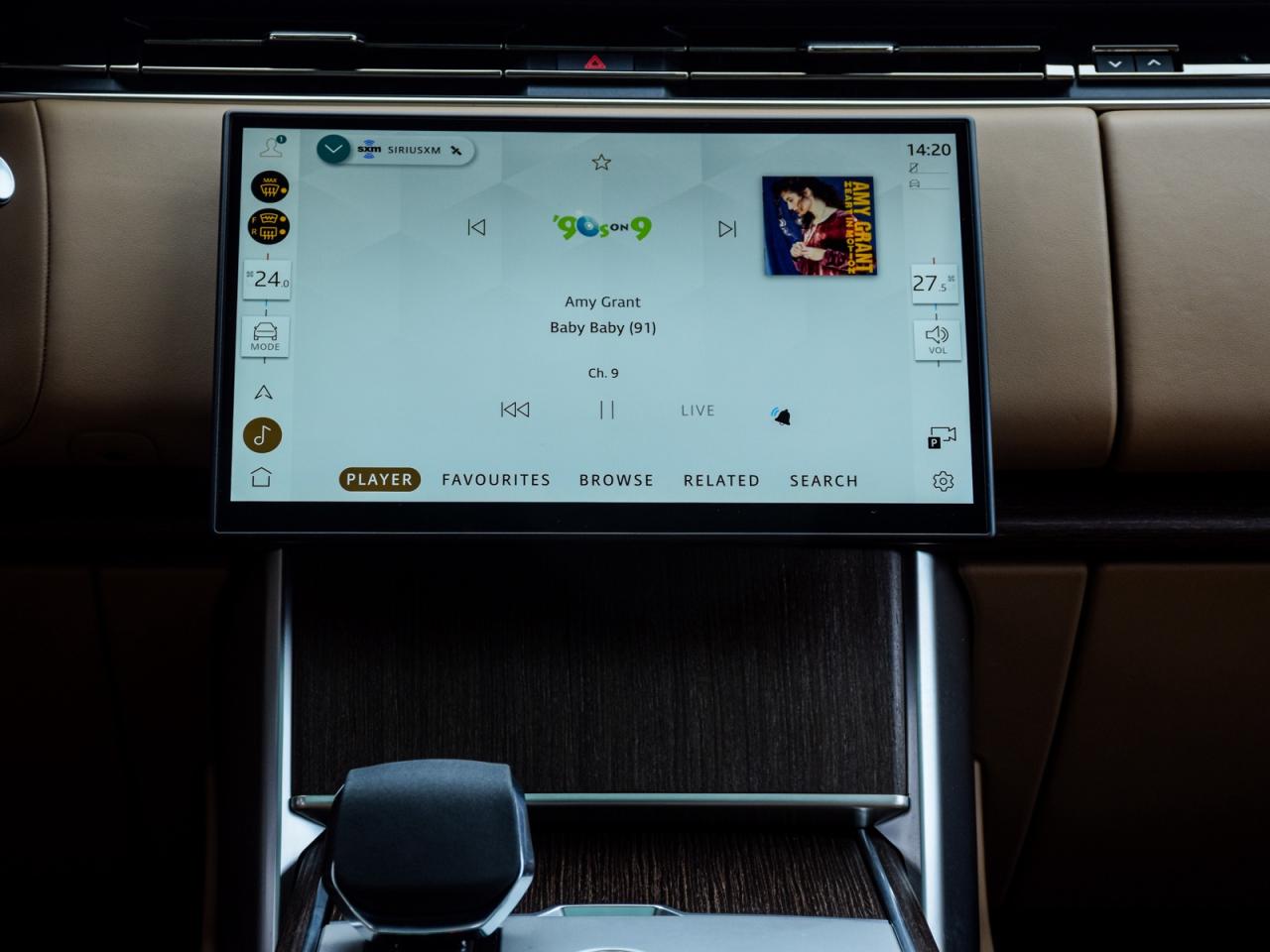 2025 Land Rover Range Rover P550e SE SWB Photo