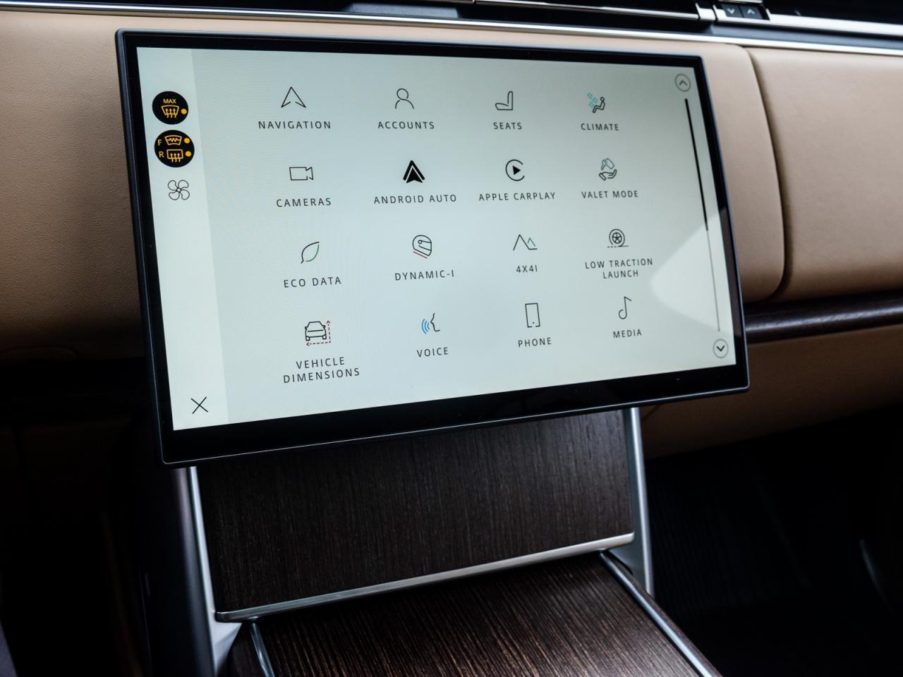 2025 Land Rover Range Rover P550e SE SWB Photo