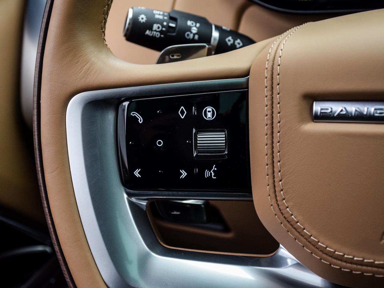 2025 Land Rover Range Rover P550e SE SWB Photo