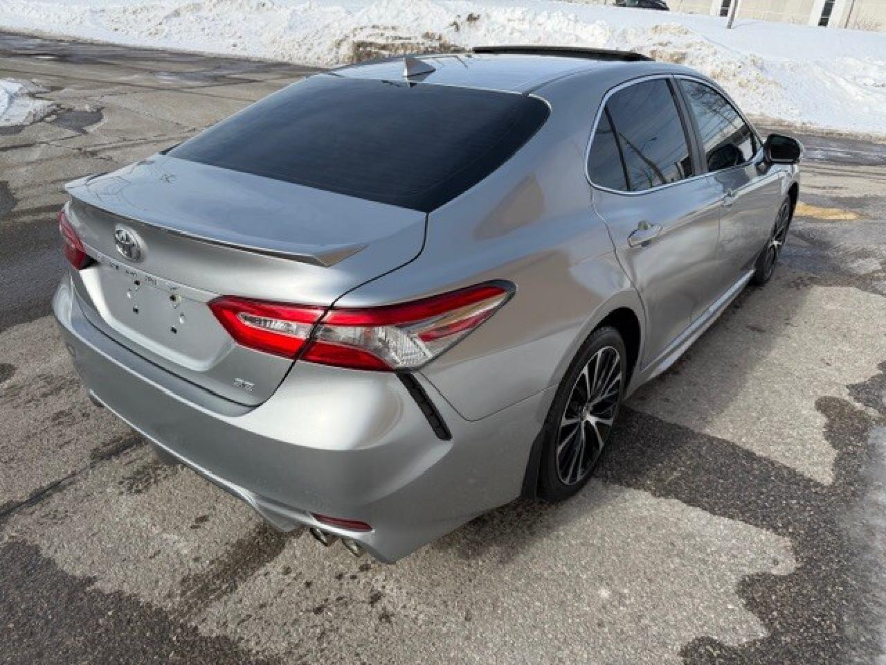 2019 Toyota Camry SE 4 CYL AUTOMATIC SUNROOF LEATHER SEATS Photo