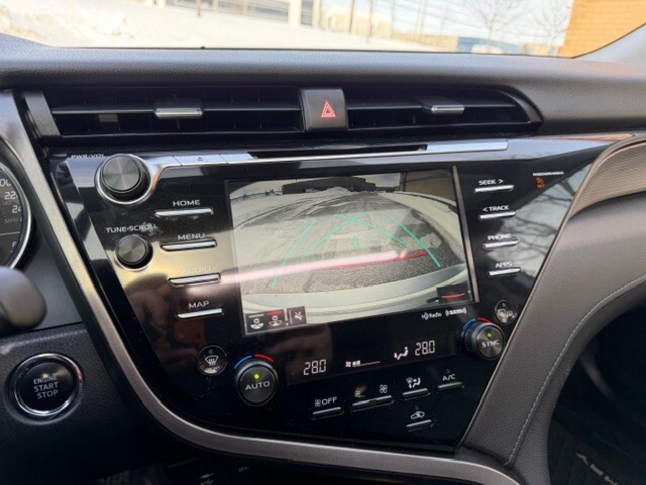 2019 Toyota Camry SE 4 CYL AUTOMATIC SUNROOF LEATHER SEATS Photo