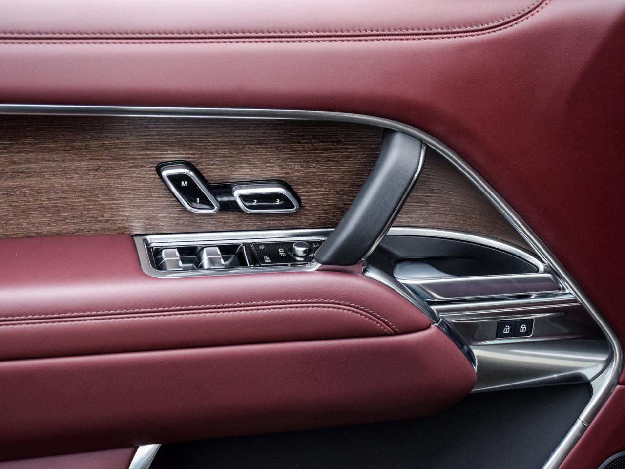 2025 Land Rover Range Rover P400 SE SWB Photo