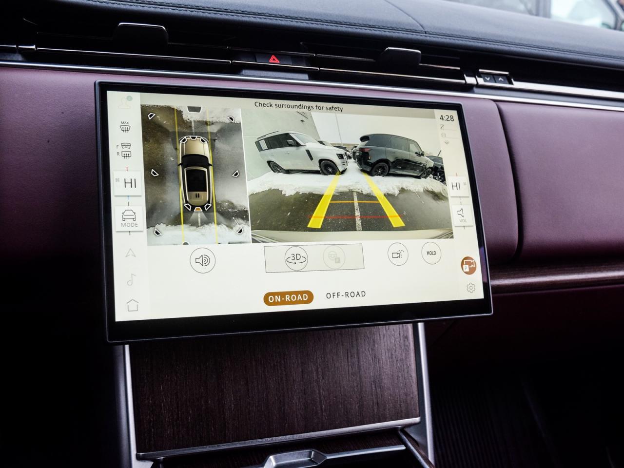 2025 Land Rover Range Rover P400 SE SWB Photo