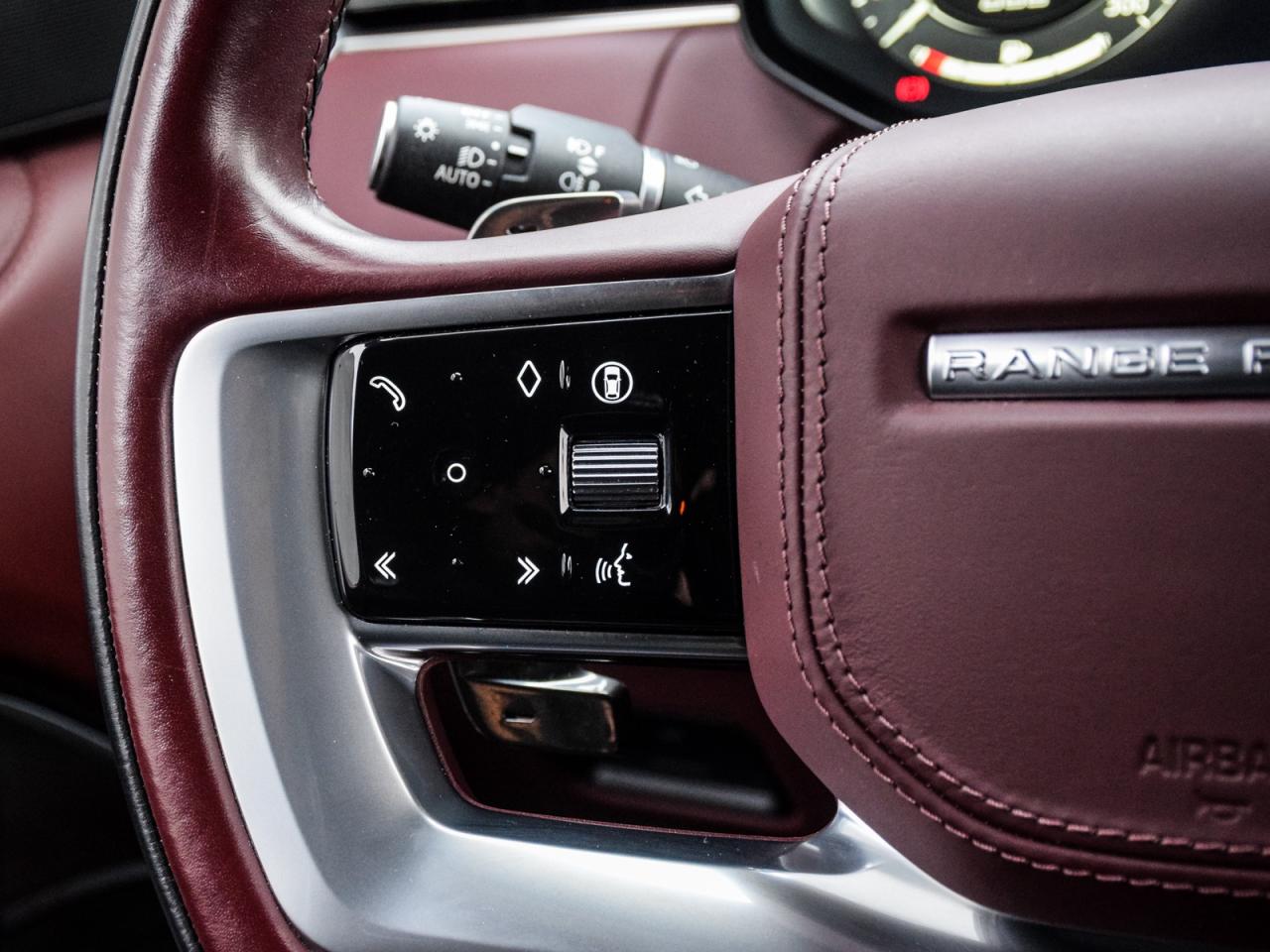 2025 Land Rover Range Rover P400 SE SWB Photo