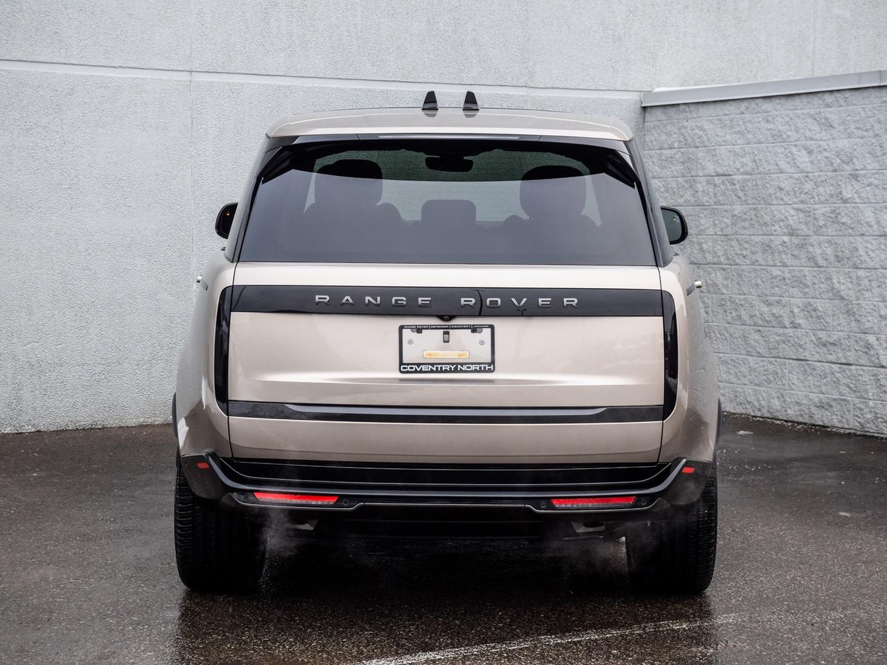 2025 Land Rover Range Rover P400 SE SWB Photo