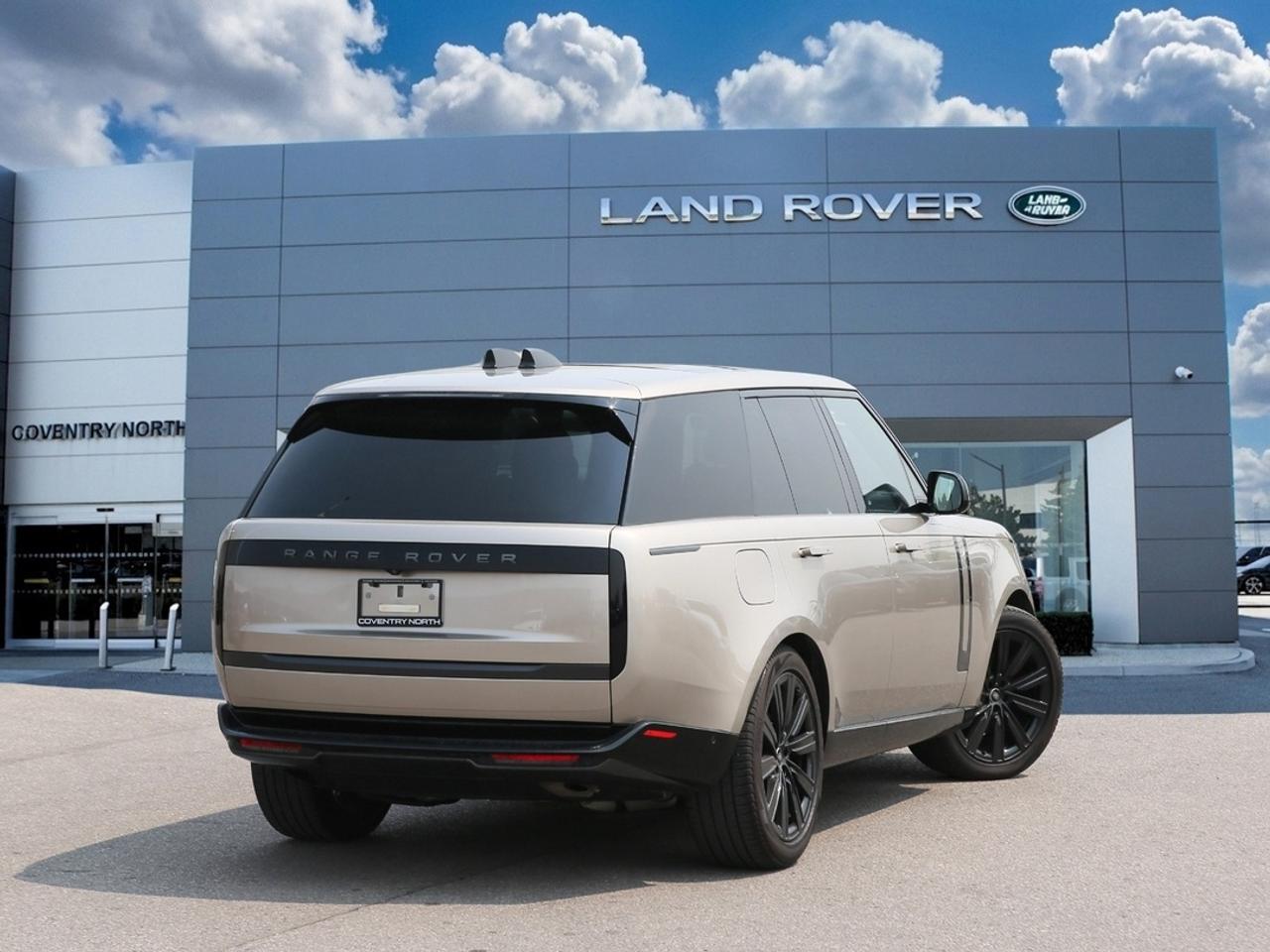 2025 Land Rover Range Rover SE P400 SWB Photo