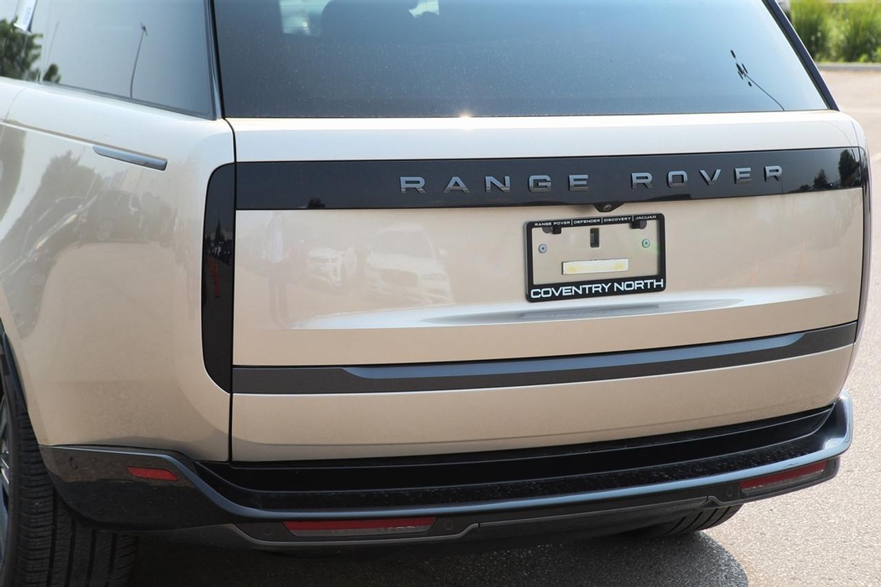 2025 Land Rover Range Rover SE P400 SWB Photo