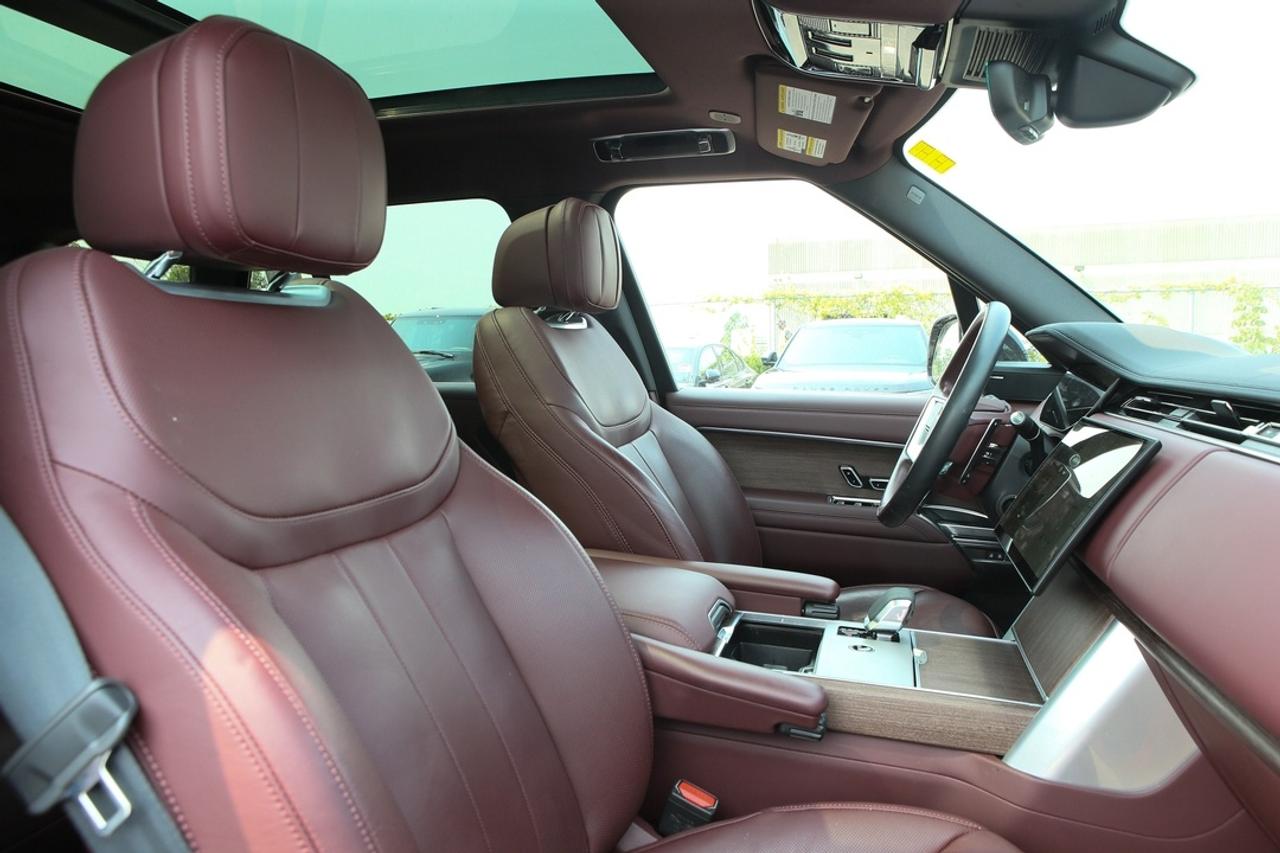 2025 Land Rover Range Rover SE P400 SWB Photo