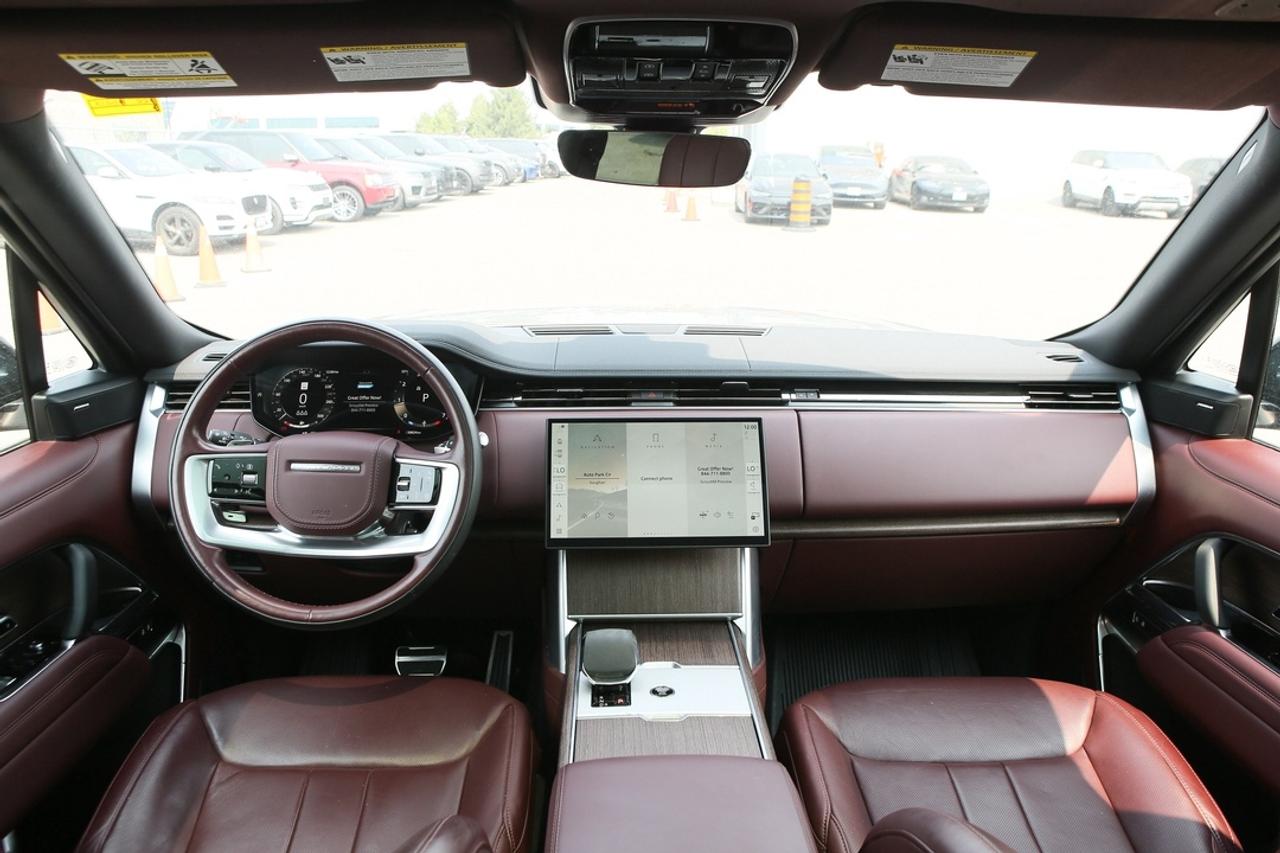 2025 Land Rover Range Rover SE P400 SWB Photo