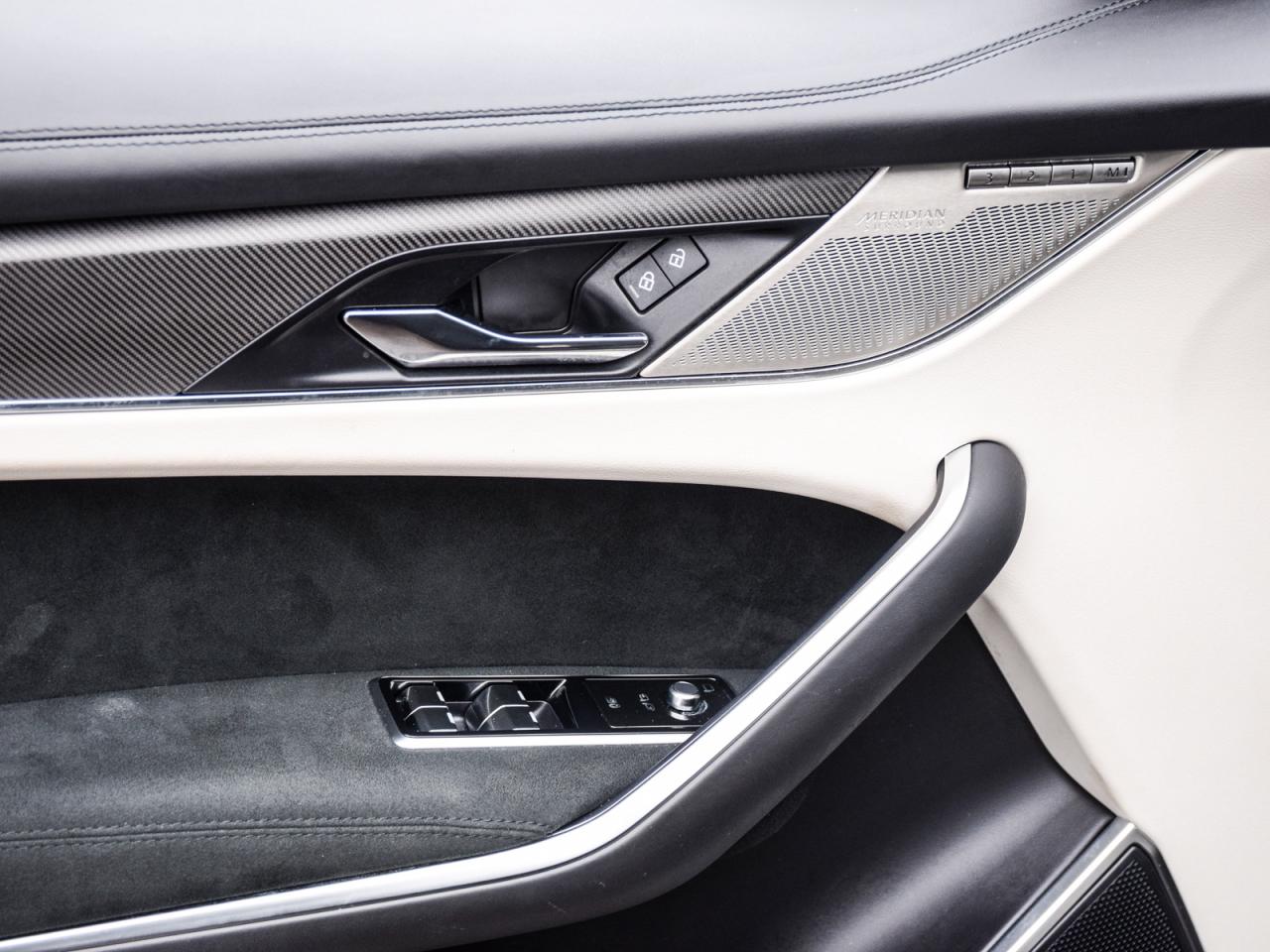 2025 Jaguar F-PACE P575 SVR 575 Edition Auto Photo