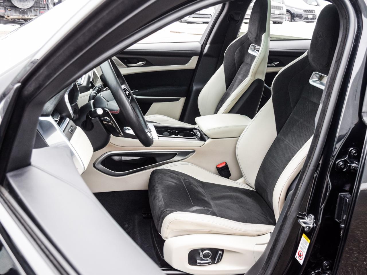 2025 Jaguar F-PACE P575 SVR 575 Edition Auto Photo