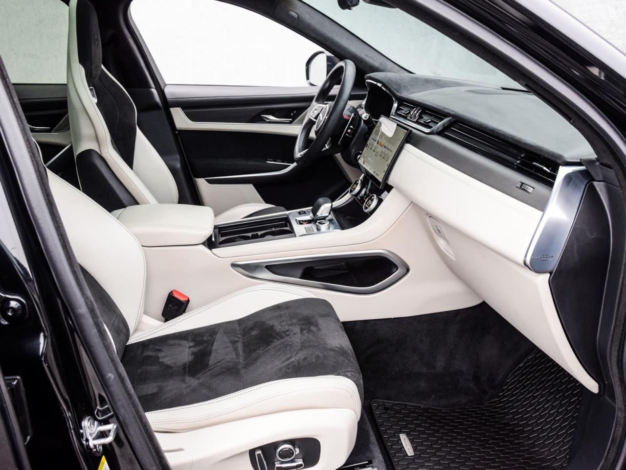 2025 Jaguar F-PACE P575 SVR 575 Edition Auto Photo