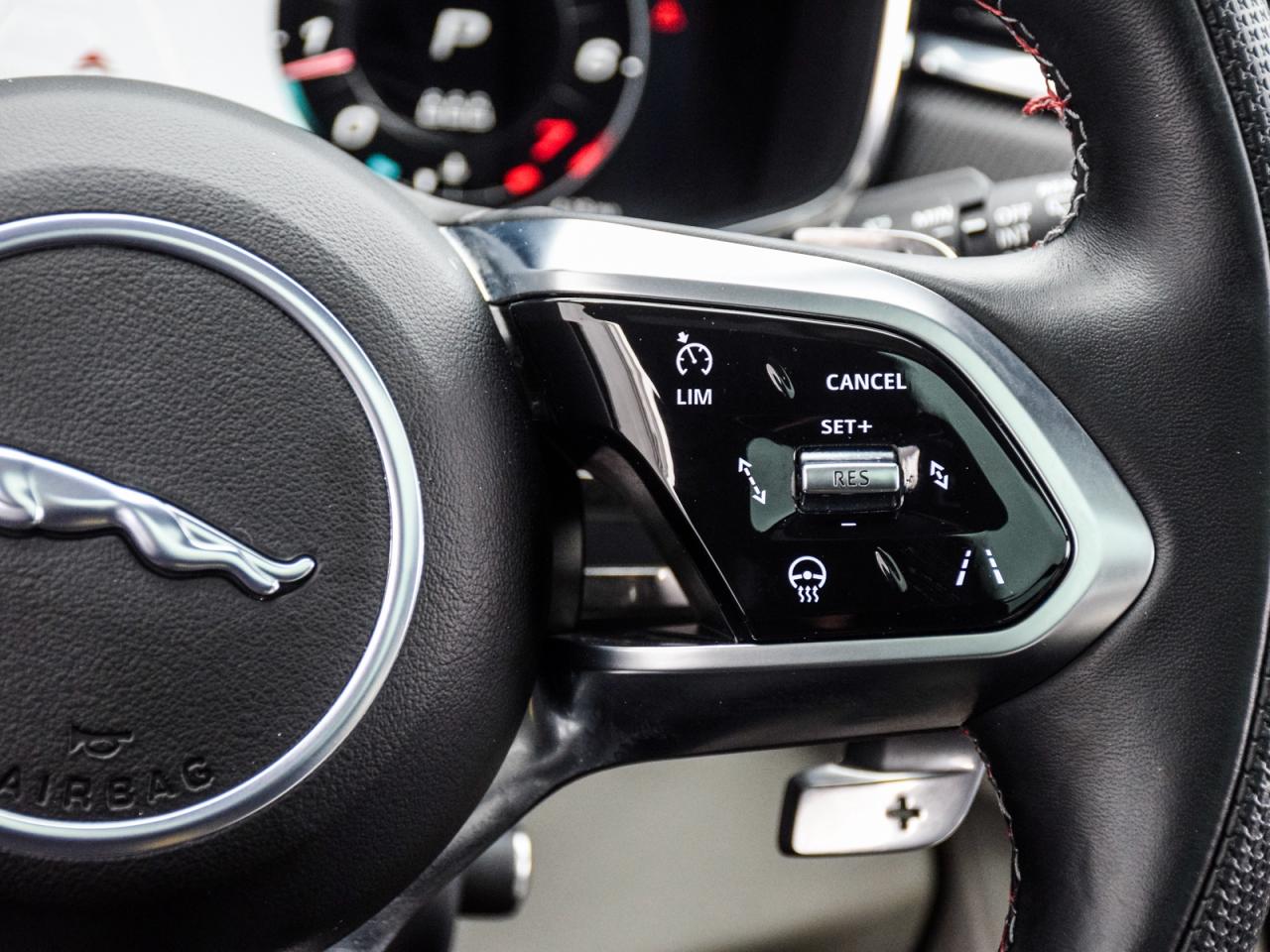 2025 Jaguar F-PACE P575 SVR 575 Edition Auto Photo