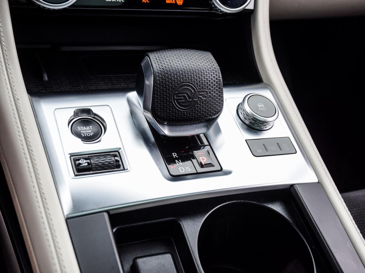 2025 Jaguar F-PACE P575 SVR 575 Edition Auto Photo