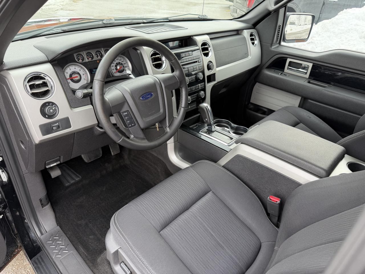 2009 Ford F-150 5.4L V8 SuperCrew 4X4 1 OWNER ONLY 145,000 KM Photo