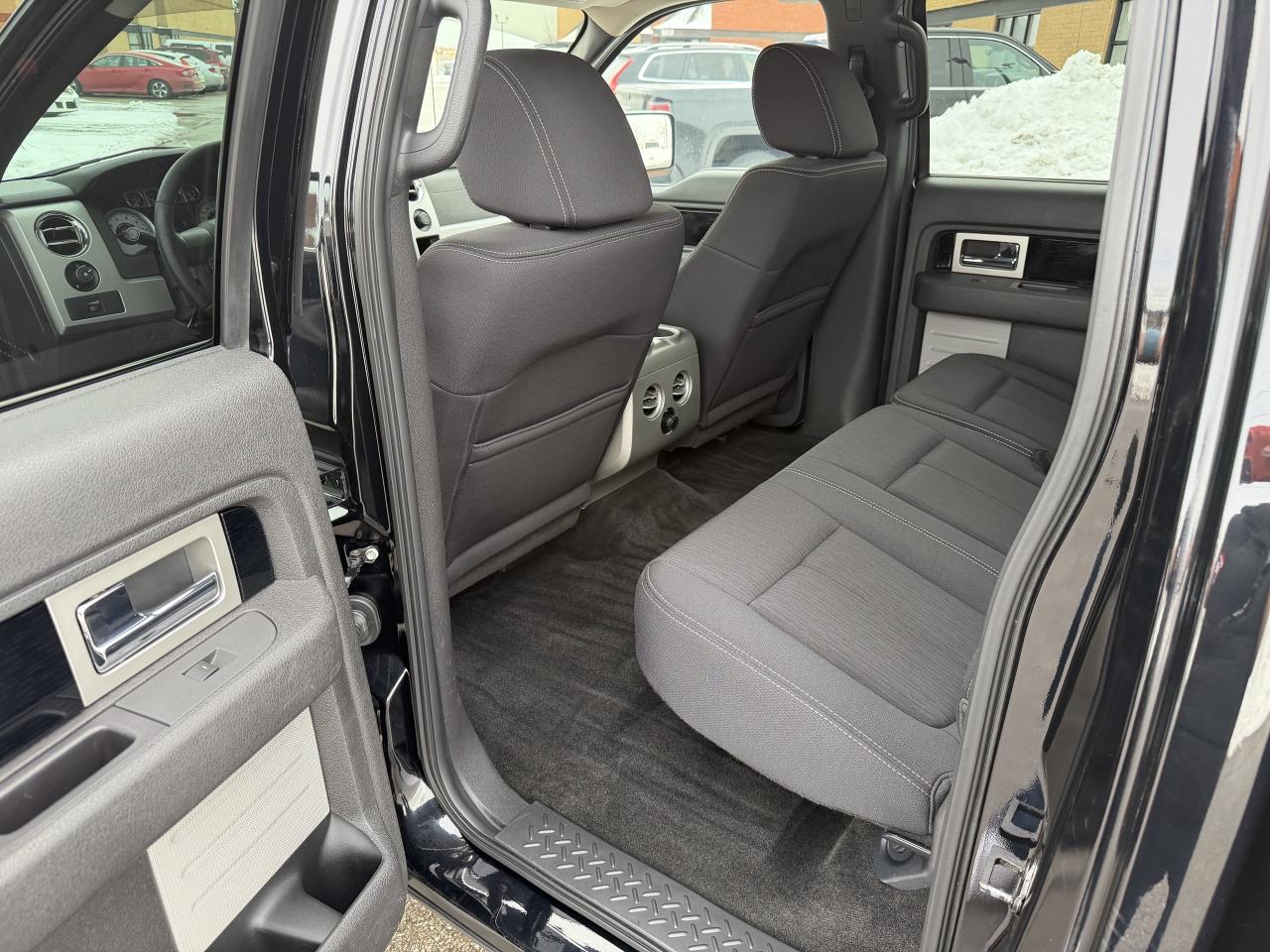 2009 Ford F-150 5.4L V8 SuperCrew 4X4 1 OWNER ONLY 145,000 KM Photo