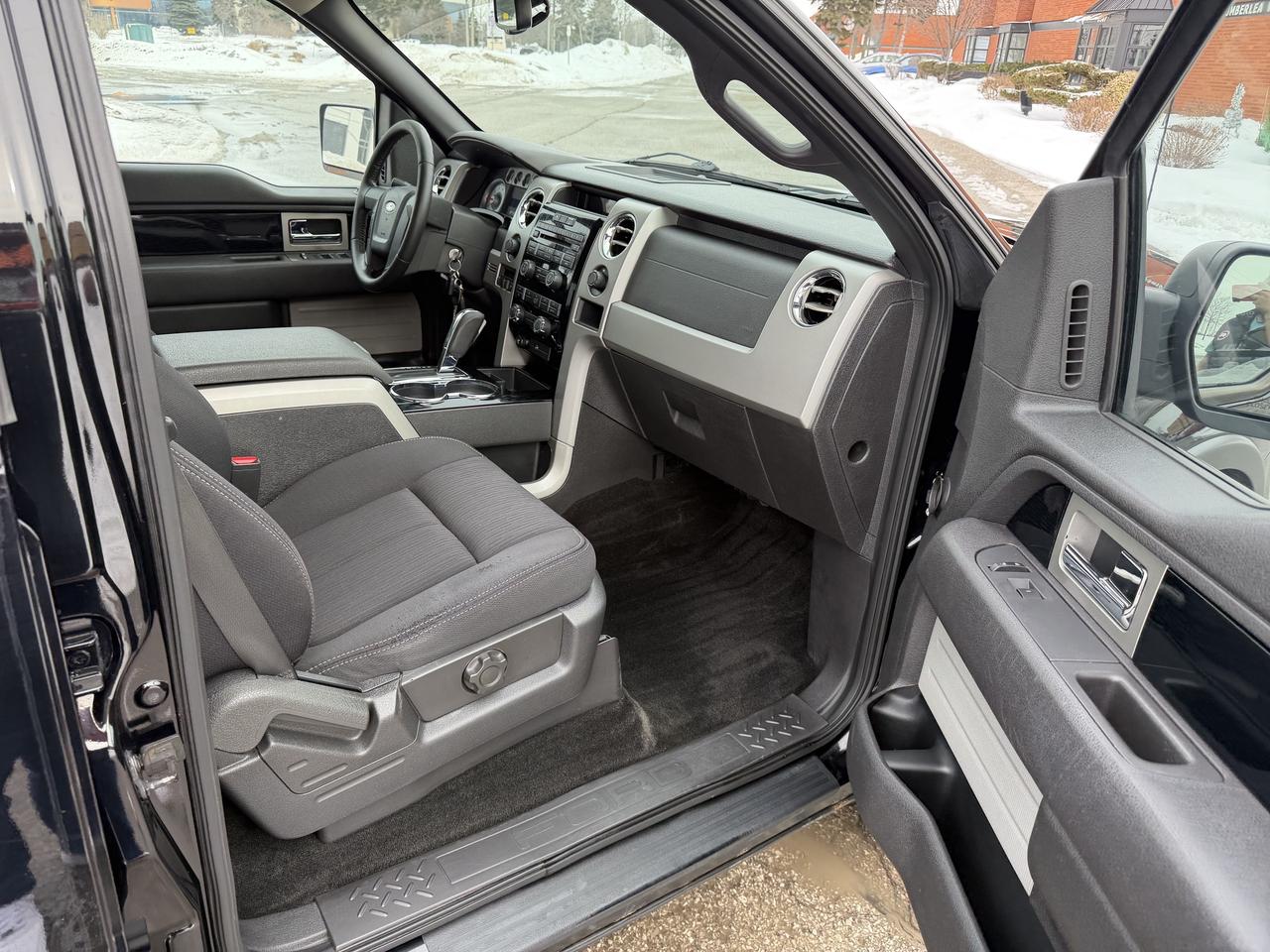 2009 Ford F-150 5.4L V8 SuperCrew 4X4 1 OWNER ONLY 145,000 KM Photo