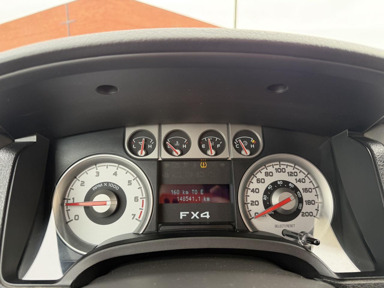 2009 Ford F-150 5.4L V8 SuperCrew 4X4 1 OWNER ONLY 145,000 KM Photo