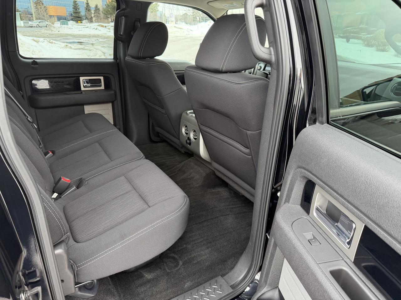 2009 Ford F-150 5.4L V8 SuperCrew 4X4 1 OWNER ONLY 145,000 KM Photo