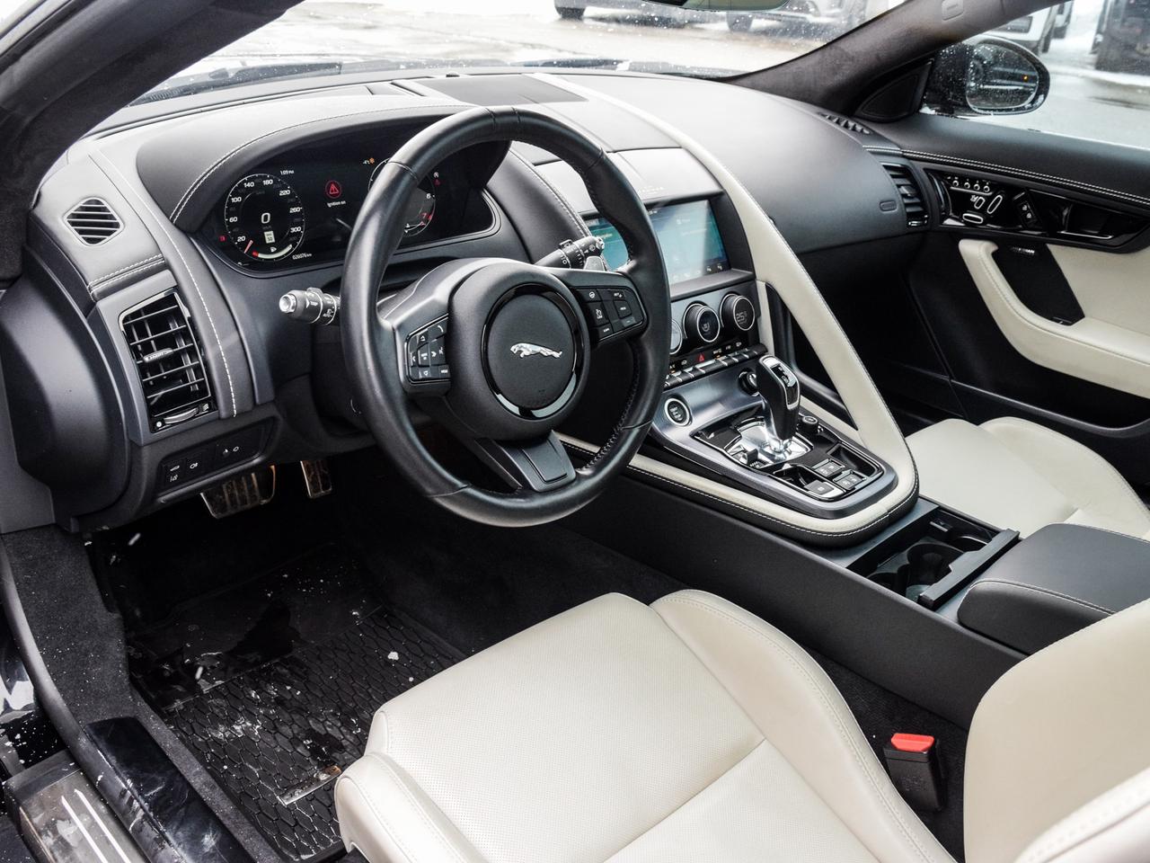 2023 Jaguar F-Type  Photo