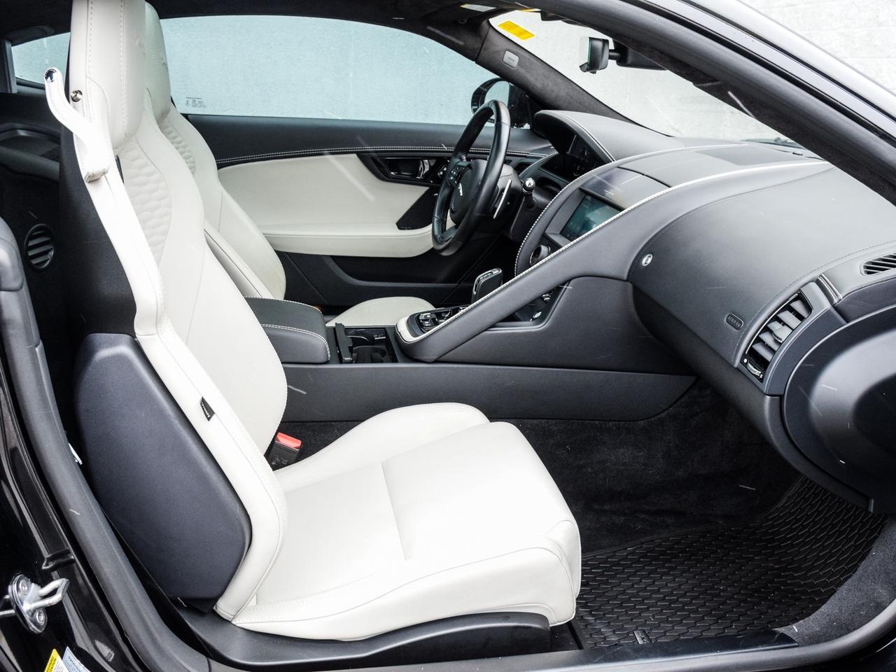 2023 Jaguar F-Type  Photo