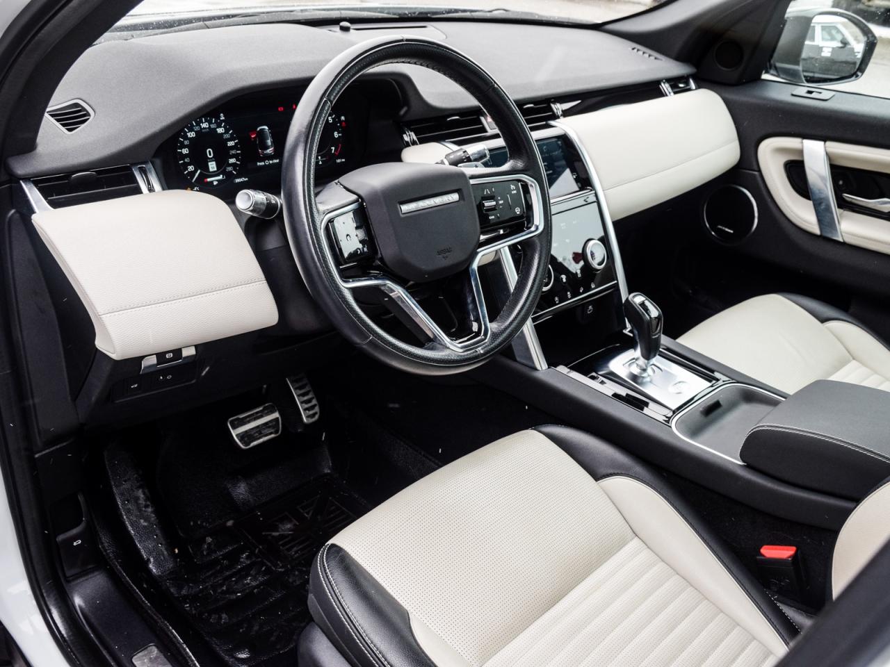 2021 Land Rover Discovery Sport R-Dynamic SE Photo