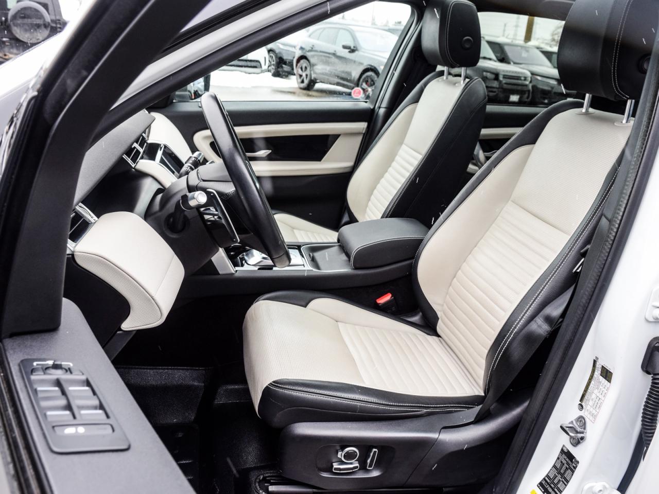 2021 Land Rover Discovery Sport R-Dynamic SE Photo