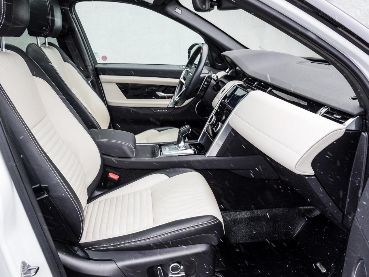 2021 Land Rover Discovery Sport R-Dynamic SE Photo