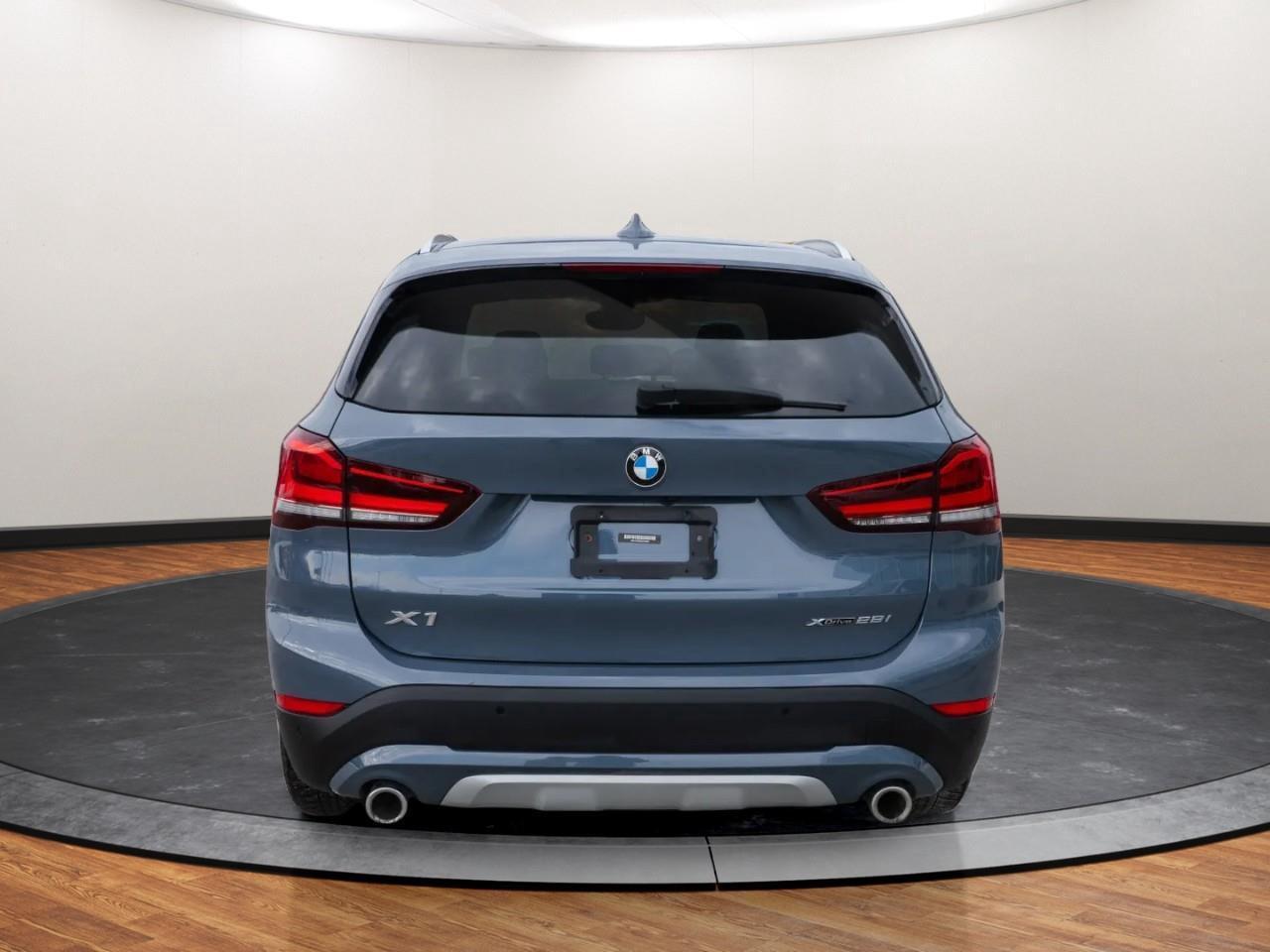 2020 BMW X1 xDrive28i Photo3