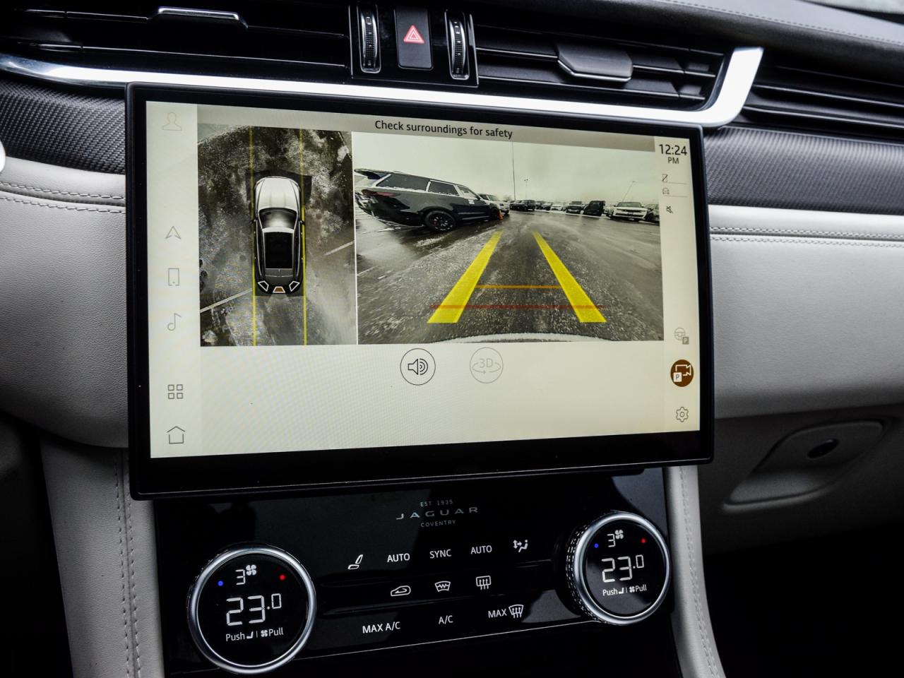 2022 Jaguar F-PACE P550 SVR Photo