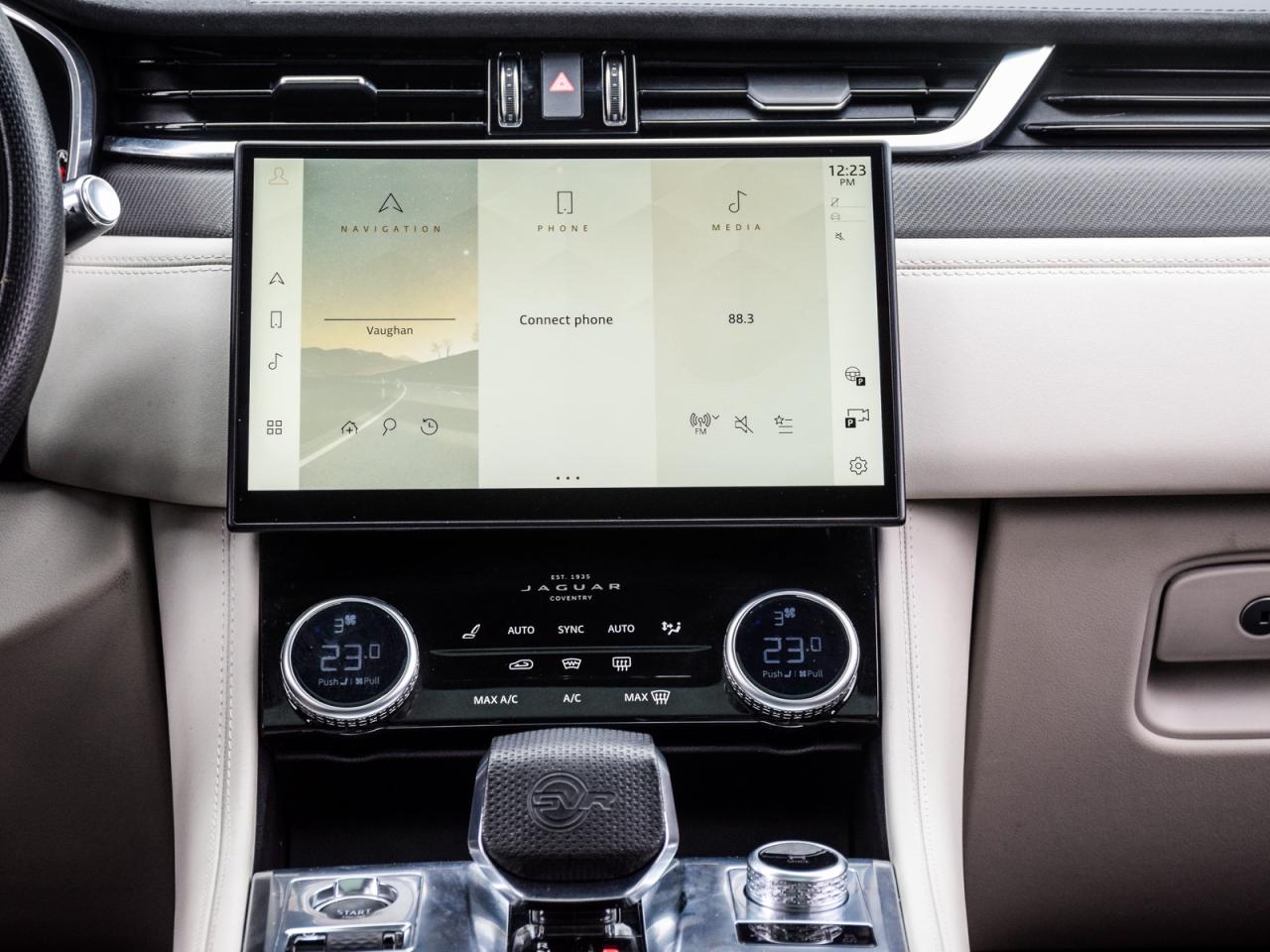 2022 Jaguar F-PACE P550 SVR Photo