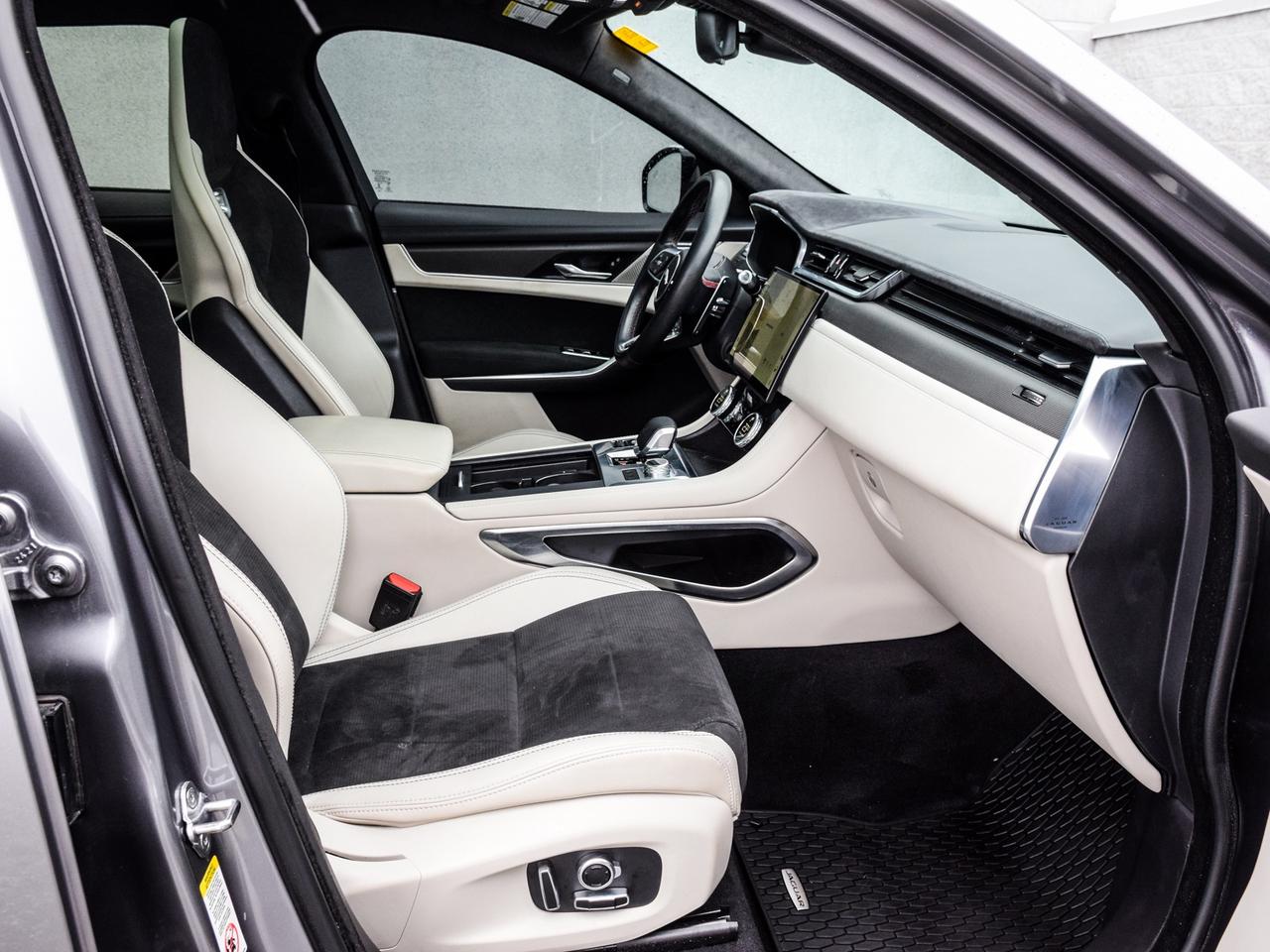 2022 Jaguar F-PACE P550 SVR Photo