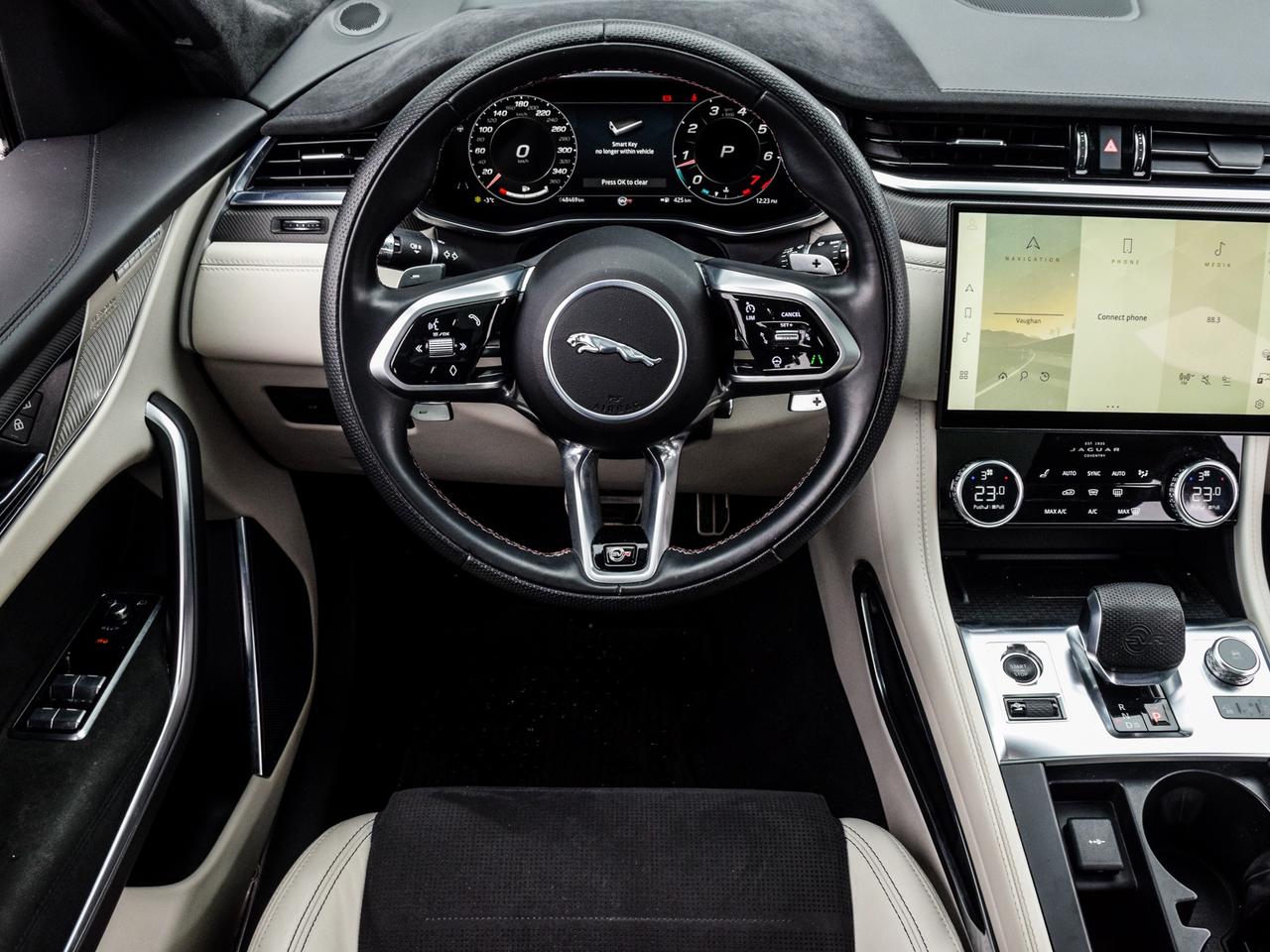 2022 Jaguar F-PACE P550 SVR Photo