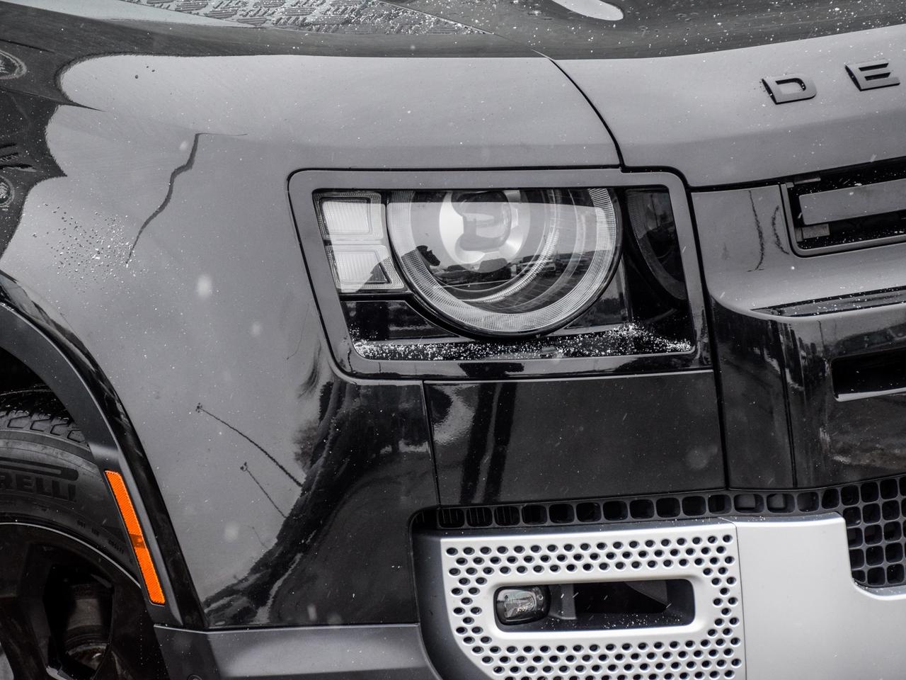 2022 Land Rover Defender SE Photo