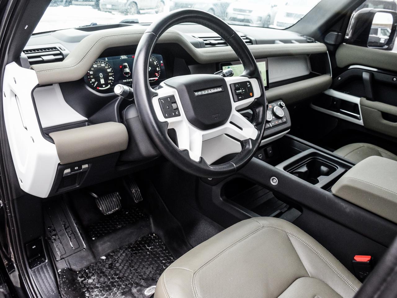 2022 Land Rover Defender SE Photo