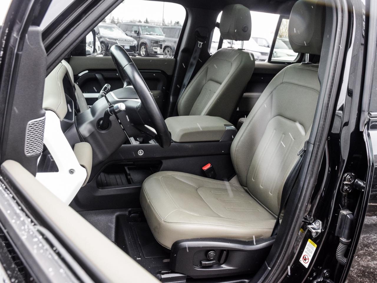 2022 Land Rover Defender SE Photo