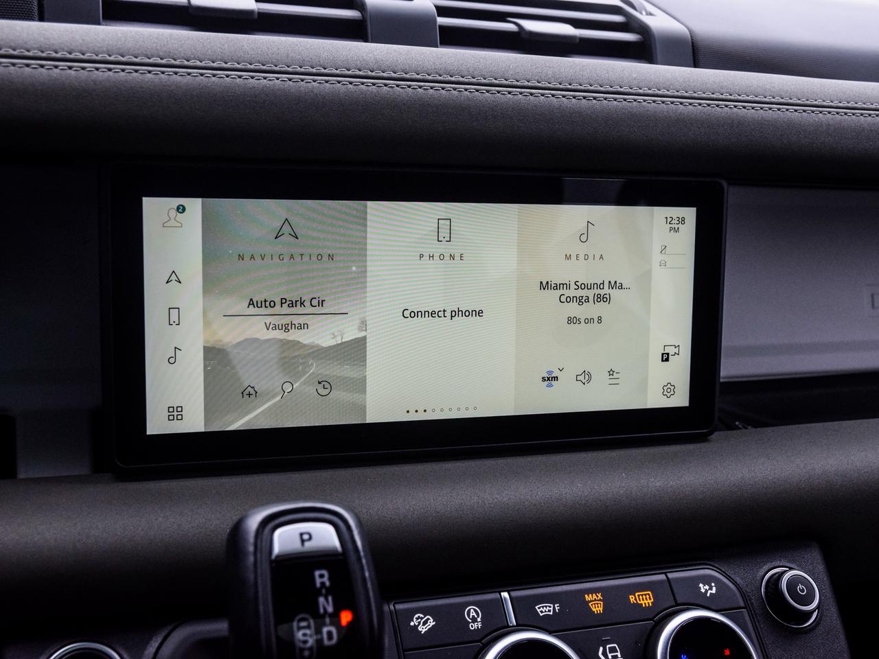 2022 Land Rover Defender SE Photo