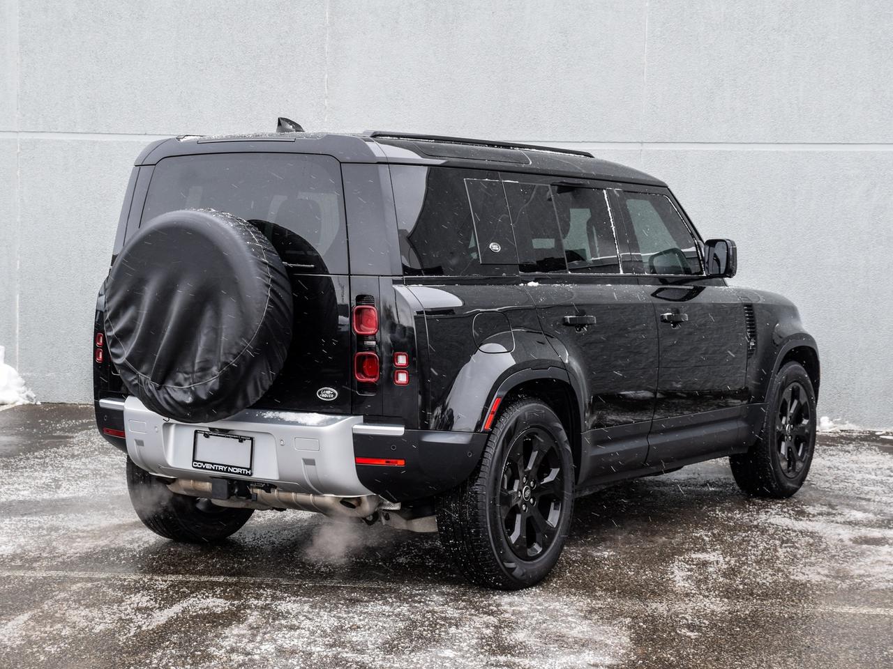 2022 Land Rover Defender SE Photo