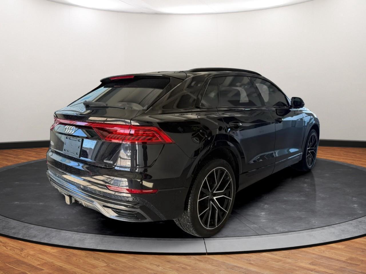 2021 Audi Q8 55 Progressiv Photo